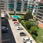 New 2br 100m-to-beach Free Parking شقة