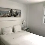 New 2br 100m-to-beach Free Parking شقة