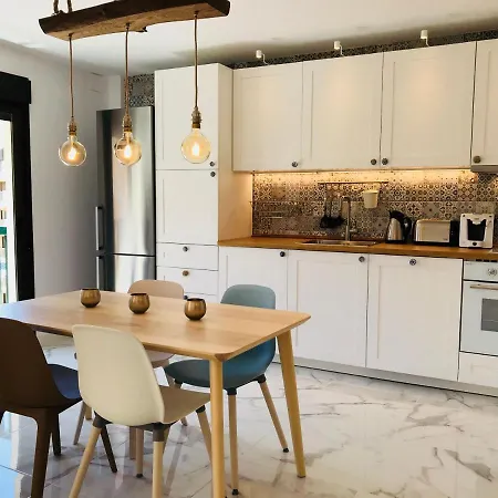 New 2br 100m-to-beach Free Parking Apartament *