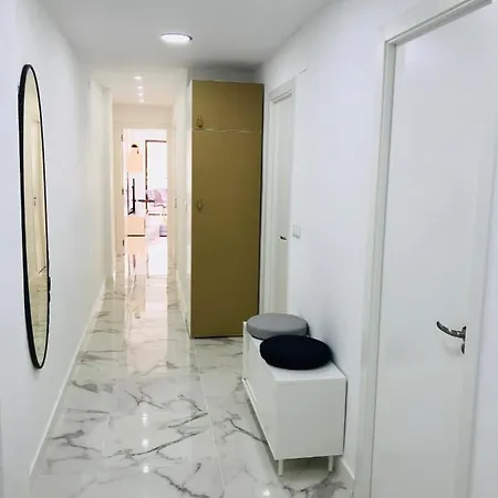 شقة New 2br 100m-to-beach Free Parking *