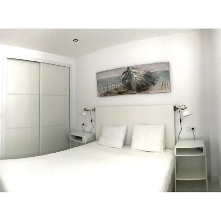 Lägenhet New 2br 100m-to-beach Free Parking
