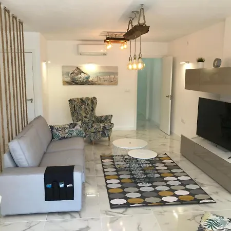 Lägenhet New 2br 100m-to-beach Free Parking Fuengirola
