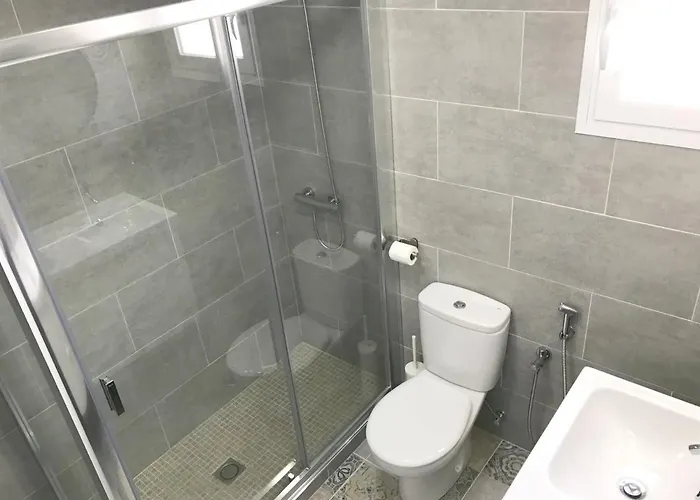 New 2br 100m-to-beach Free Parking Appartement