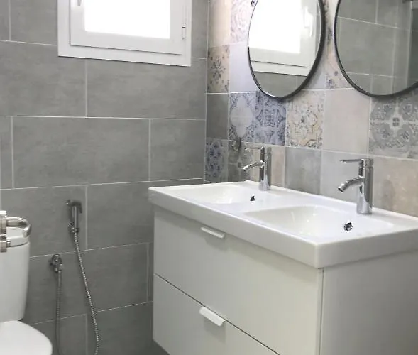 Lejlighed New 2br 100m-to-beach Free Parking