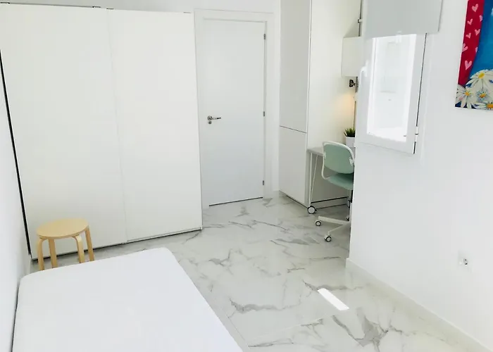 New 2br 100m-to-beach Free Parking * Fuengirola