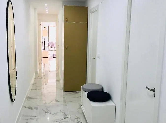 Apartment New 2br 100m-to-beach Free Parking *