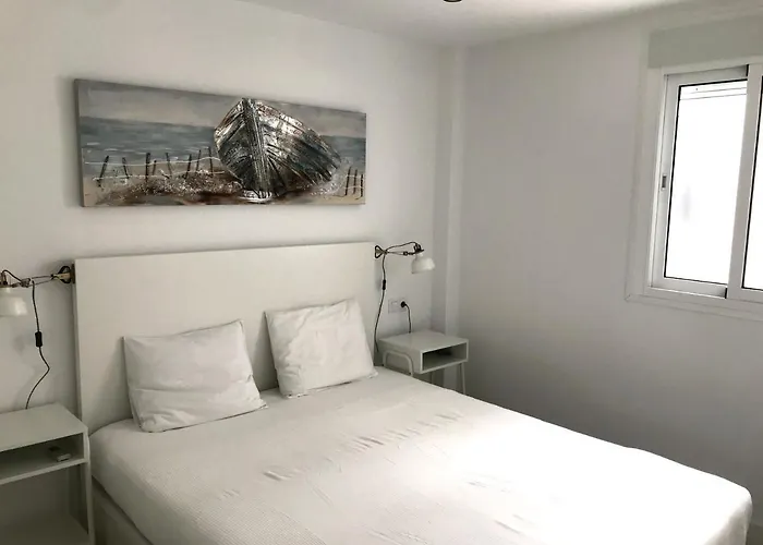 New 2br 100m-to-beach Free Parking Apartment