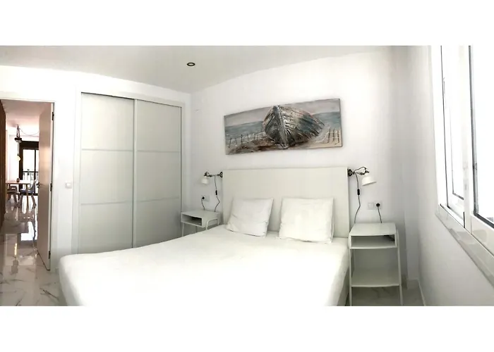 Apartment New 2br 100m-to-beach Free Parking